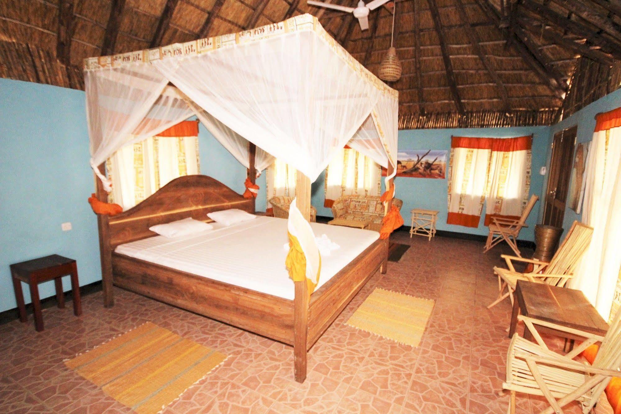 Africa Safari Camp Hotel Mloka Ngoại thất bức ảnh